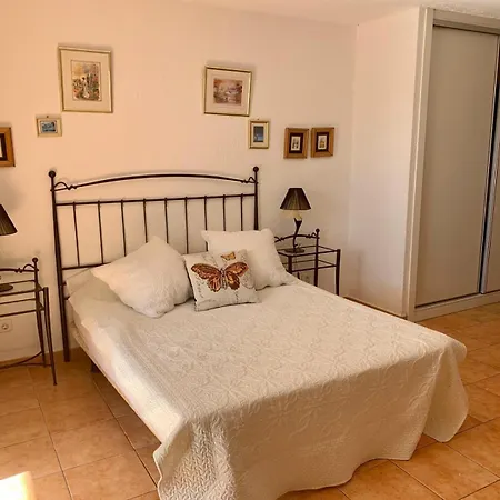 2 Bedroom Townhouse In Puerto Colon